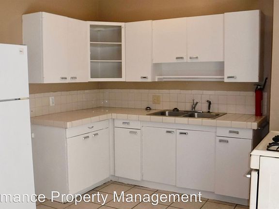 5th image of 2738 Manzano St NE