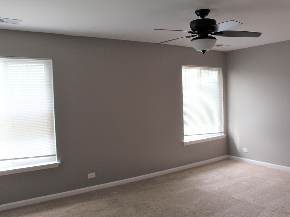 1st image of 402 Cromwell Cir Unit 2