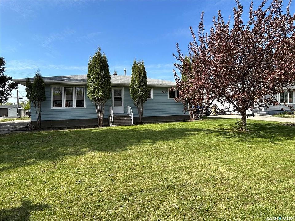 1st image of 411 9th Ave W