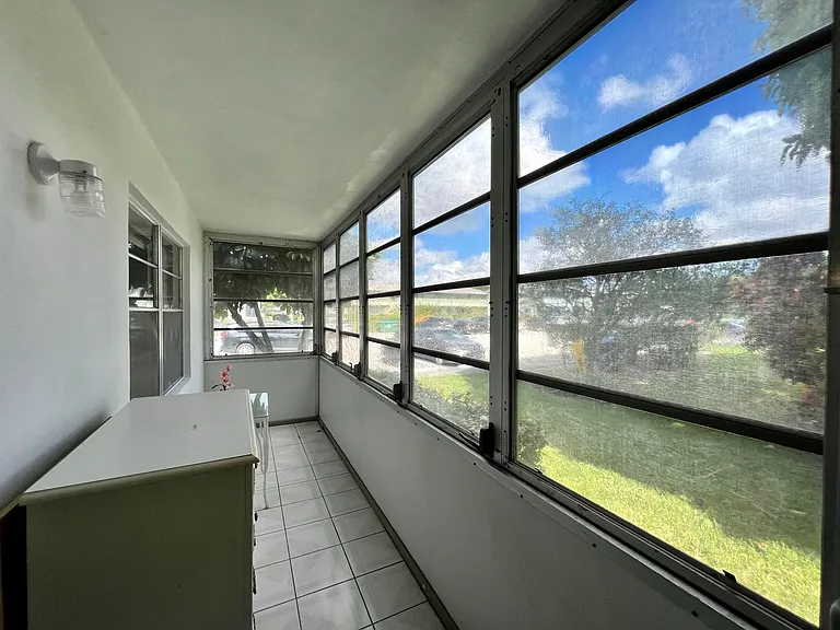 37 Cambridge Rd E #B — Photo 42