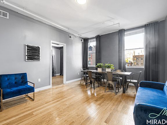 3rd image of 414 W 45th St #4