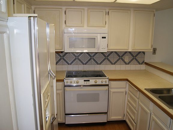 5th image of 2022 Lake Isle Dr