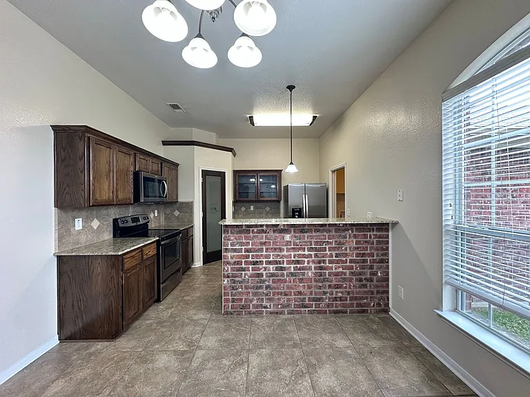 6710 Alvin Dr — Photo 9
