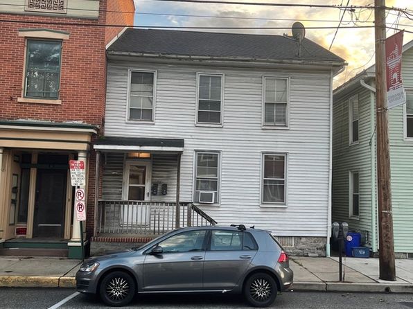 28 N Earl St #2