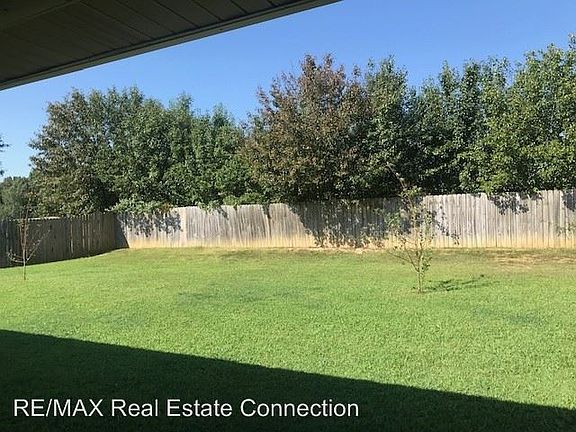 4th image of 15 Windsor Park Dr