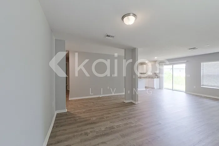 4 bed, 2.0 bath, 1650 sqft, $2,145 — Photo 3