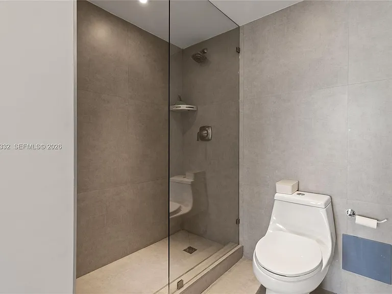 6770 Indian Creek Dr #12R — Photo 9