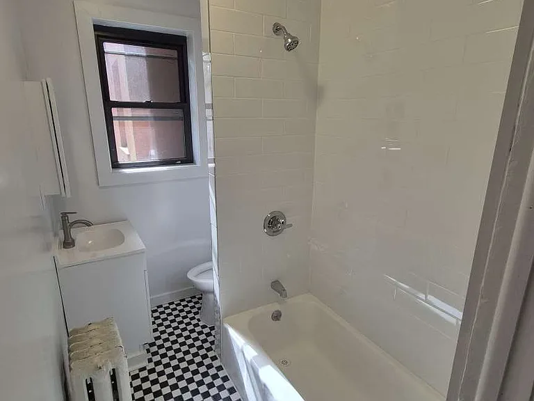 67 W Main St #2E — Photo 4