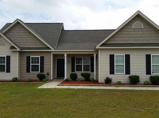 115 Sandstone Dr, Raeford, NC 28376