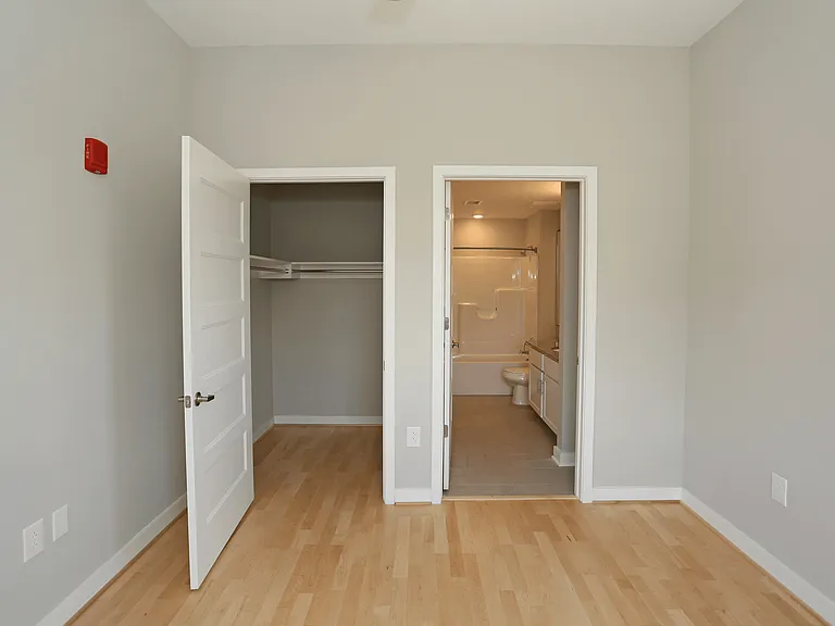 Flats at 25th — Photo 14