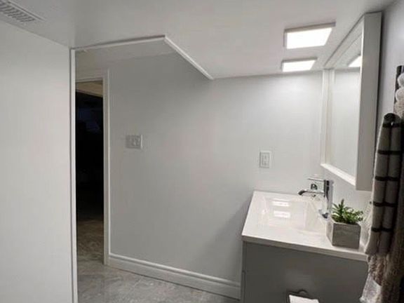 5th image of 96 Simcoe St