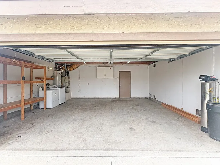 266 Oleander Dr — Photo 19
