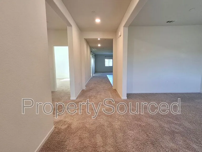 2687 Taft Ave — Photo 7