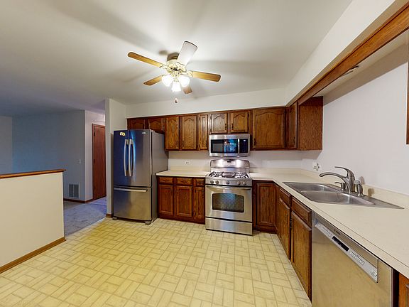 5th image of 513 Villa Circle Dr