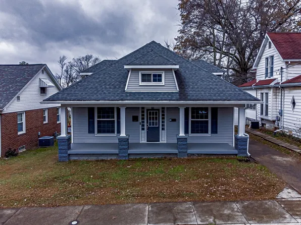 323 S 7th St, Boonville, IN 47601
