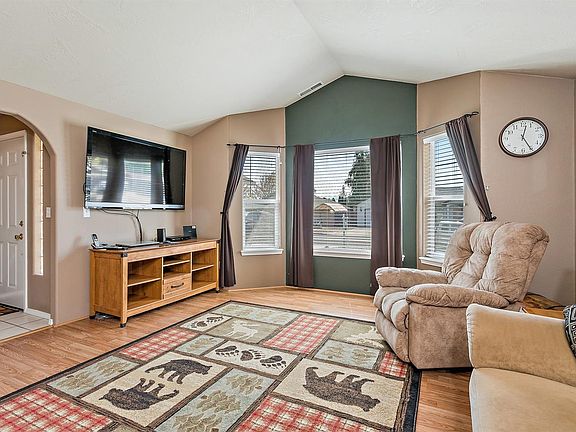 4th image of 1629 Husker Butte Ln