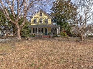 103 Waverly Ave, Kilmarnock, VA 22482