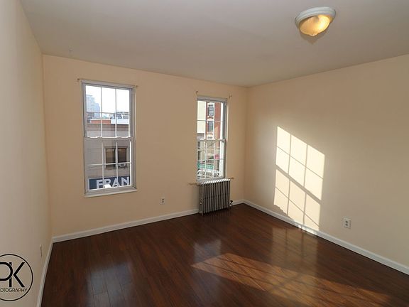 4th image of 632 Manhattan Ave APT 3R