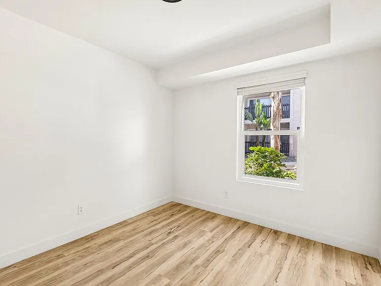 The Crest |NEWLY Renovated Studios, Lofts, 1, 2 & 3 Bedroom Homes Near the Beach — Photo 73