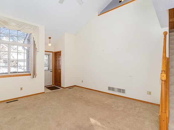 4th image of 9287 Troon Ct