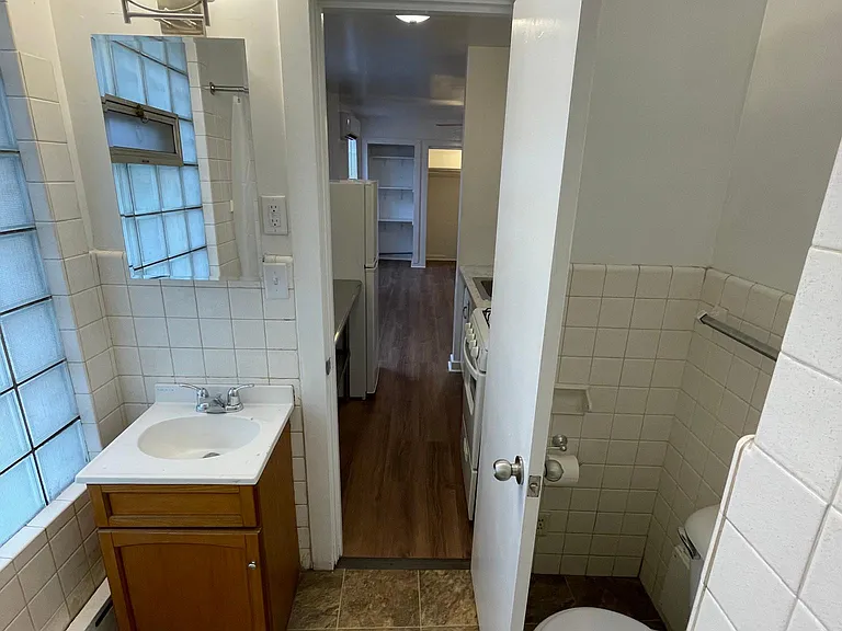 909 S College St #3 — Photo 7