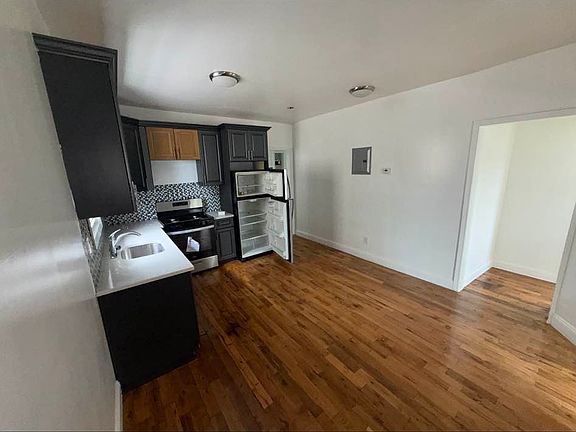 4th image of 519 Beach 65 St #2