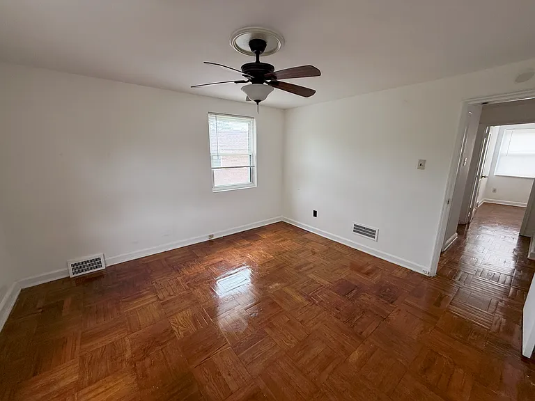 44 Madison Dr — Photo 9