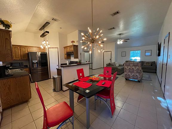 Kitchen/Dinning area