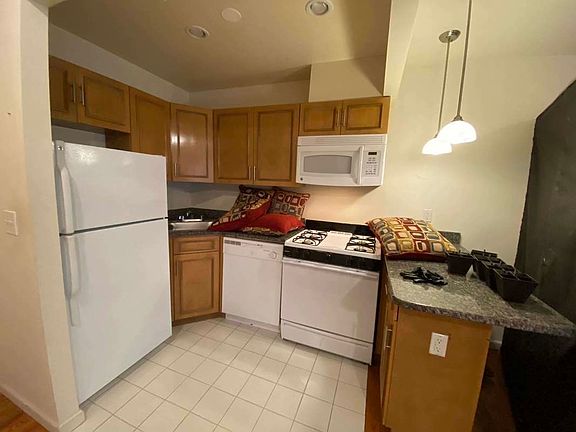 2nd image of 37-21 32nd St #2F