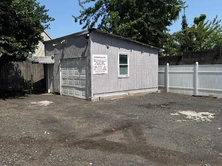 526 Jackson Ave #1 — Photo 11