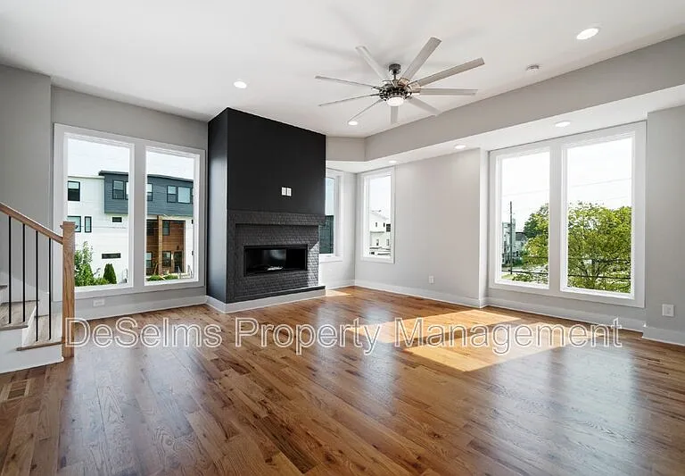 1000 Southside Ave — Photo 35