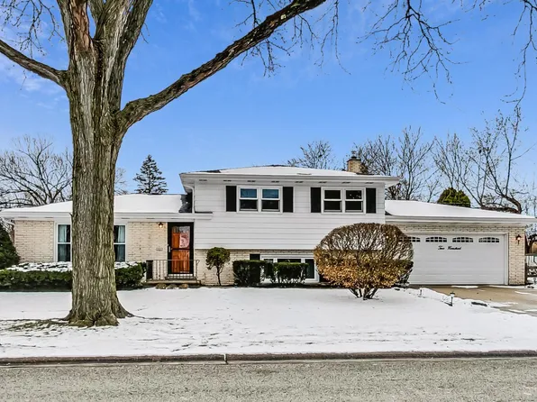 200 S Mount Prospect Rd, Mount Prospect, IL 60056