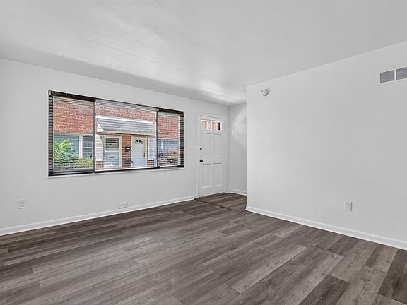 5th image of 410 Main St APT 4