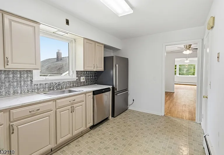 15 Emmet Ave #2 — Photo 6