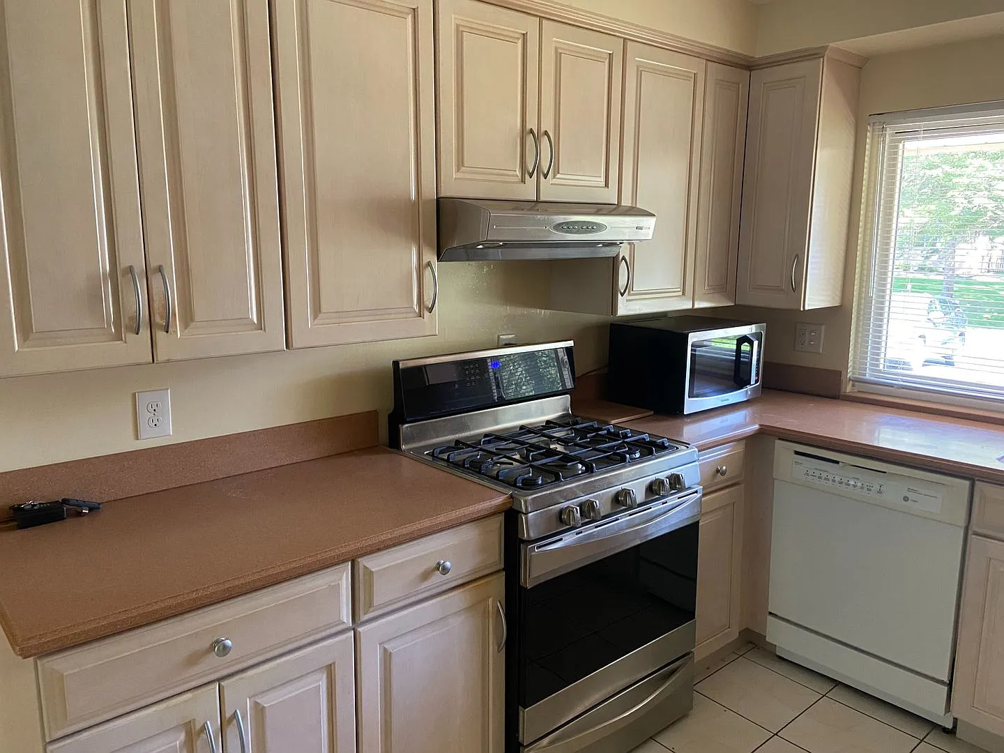 Coming Soon In Early November! 3 Bed 2 Bath, Gorgeous Ranch Style Home Brookridge Dr. — Photo 4