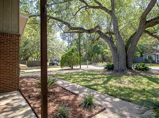 1512 S 10th St, Ocean Springs, MS 39564