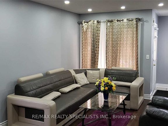 3rd image of 1361 Quest Cir