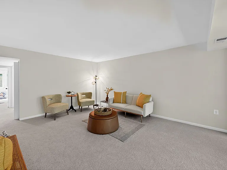 1533 Northgate Sq #11B — Photo 6