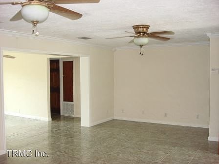 5th image of 425 Eldon Dr