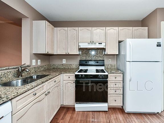 4th image of 21838 Goldstone Ter