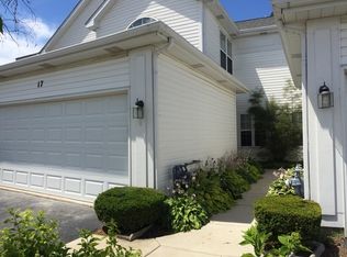 17 S Barton Trl, Batavia, IL 60510