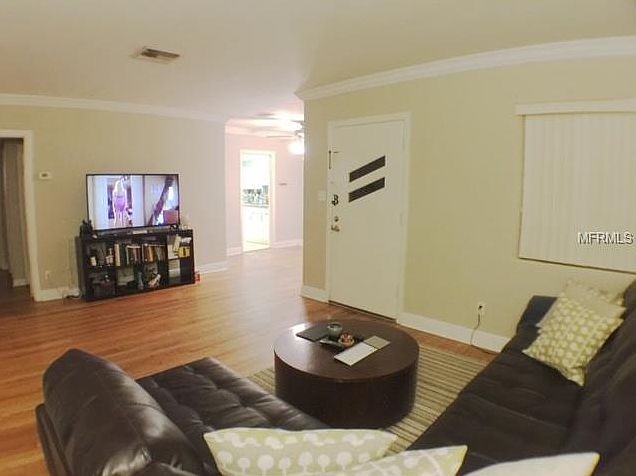 2nd image of 732 Essex Pl