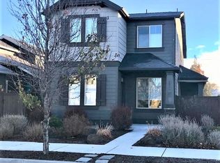 3220 SW 28th St, Redmond, OR 97756