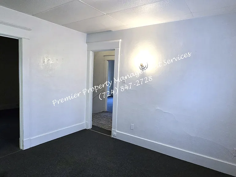 404 Center Ave — Photo 9