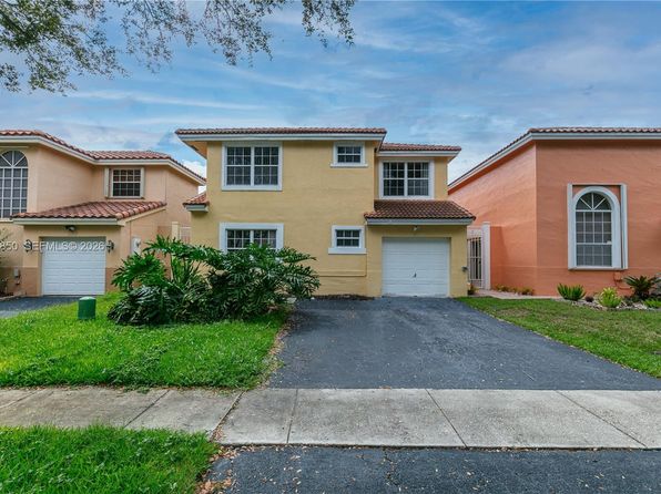 2592 W Saratoga Dr