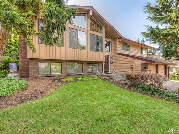 2nd image of 15529 25th Ln SE