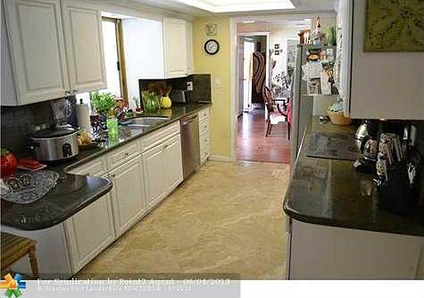 5th image of 4304 NE 21st Ave