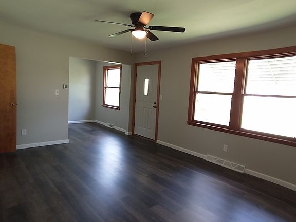 4th image of 574 Willow Park Rd