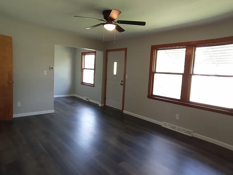 574 Willow Park Rd — Photo 4