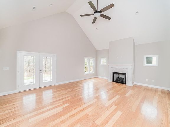 5th image of 110 Craftsman Way